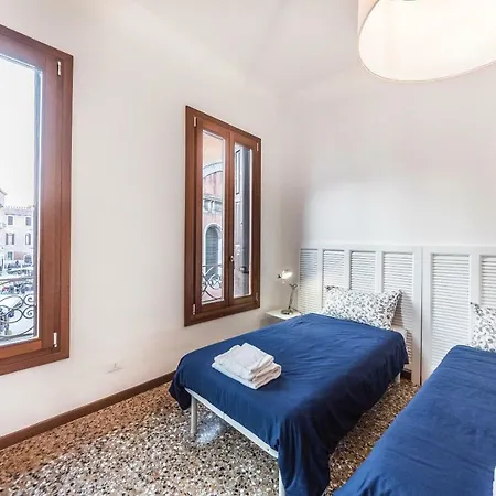 Ca' D'oro Apartament *
